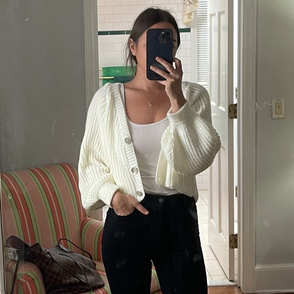 *SOLD* Nastygal white cropped cardigan (tags on)